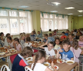 В ДЕТСКИХ ГОРОДСКИХ ЛАГЕРЯХ